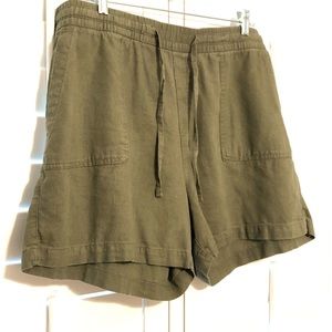 Old Navy khaki green linen blend draw string shorts size XL